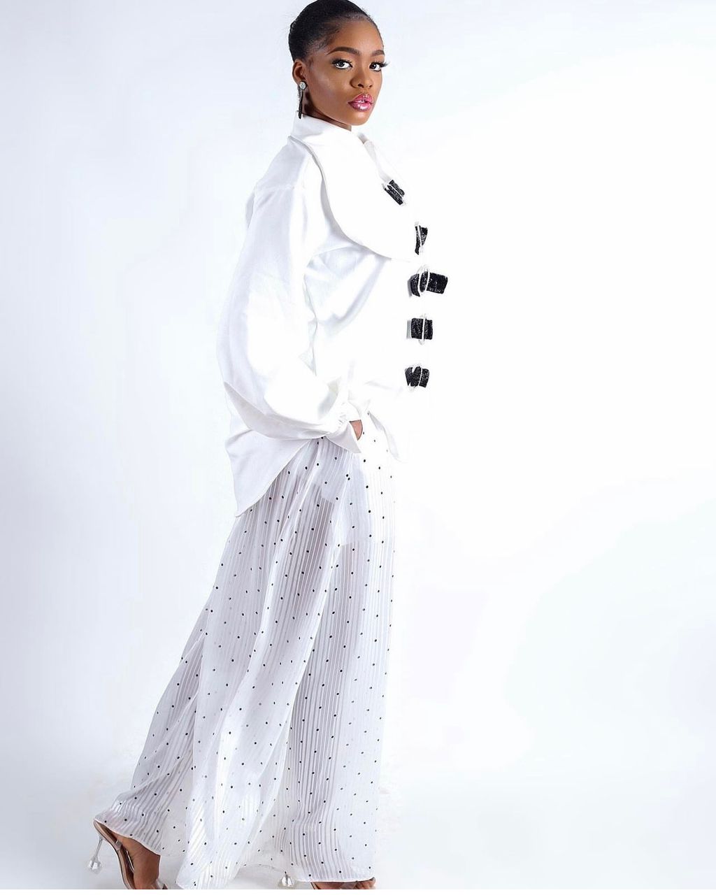 CRYSTAL Brooch Blouse